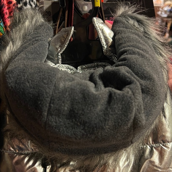 Metallic Silver Dog Winter Coat w/fleece inside- Removable Hood w/Faux Fur Trim - Picture 14 of 16